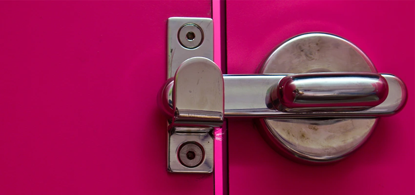 Childproof Gate Lock in Melrose Park