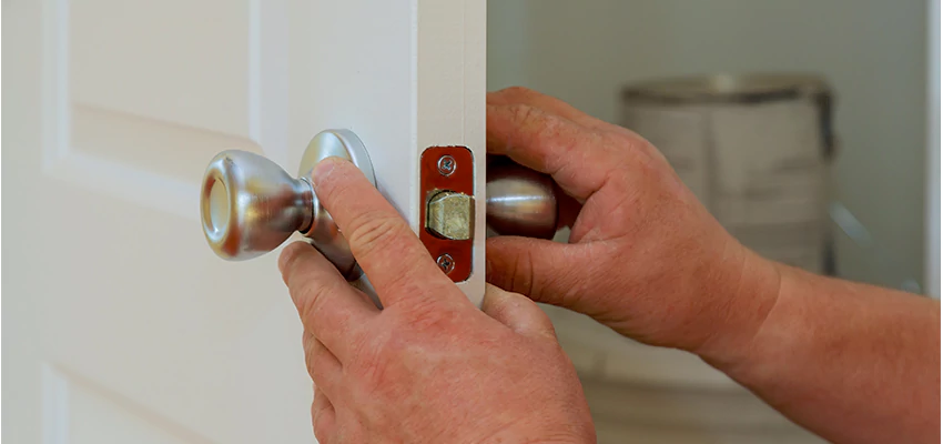 AAA Locksmiths For lock Replacement in Melrose Park